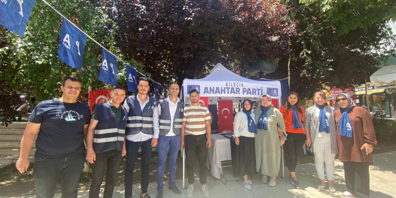 Anahtar Parti Bilecik’te üye standı açtı