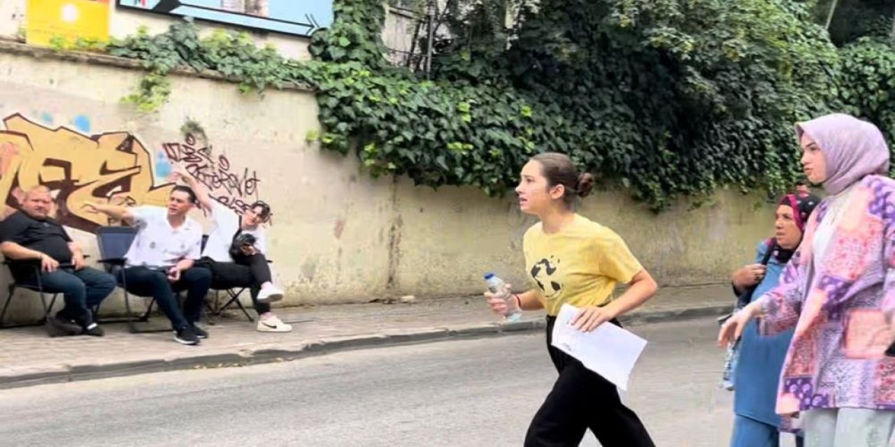 Yks’de Dakikalarla Yarış Film Sahnesini Aratmadı