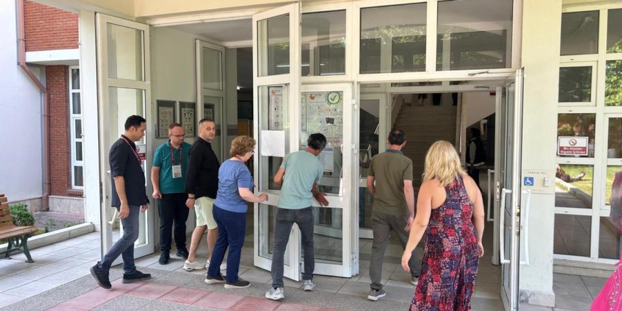 Kapılar Kapatıldıktan 10 Dakika Sonra Gelen Aday Sınava Giremedi
