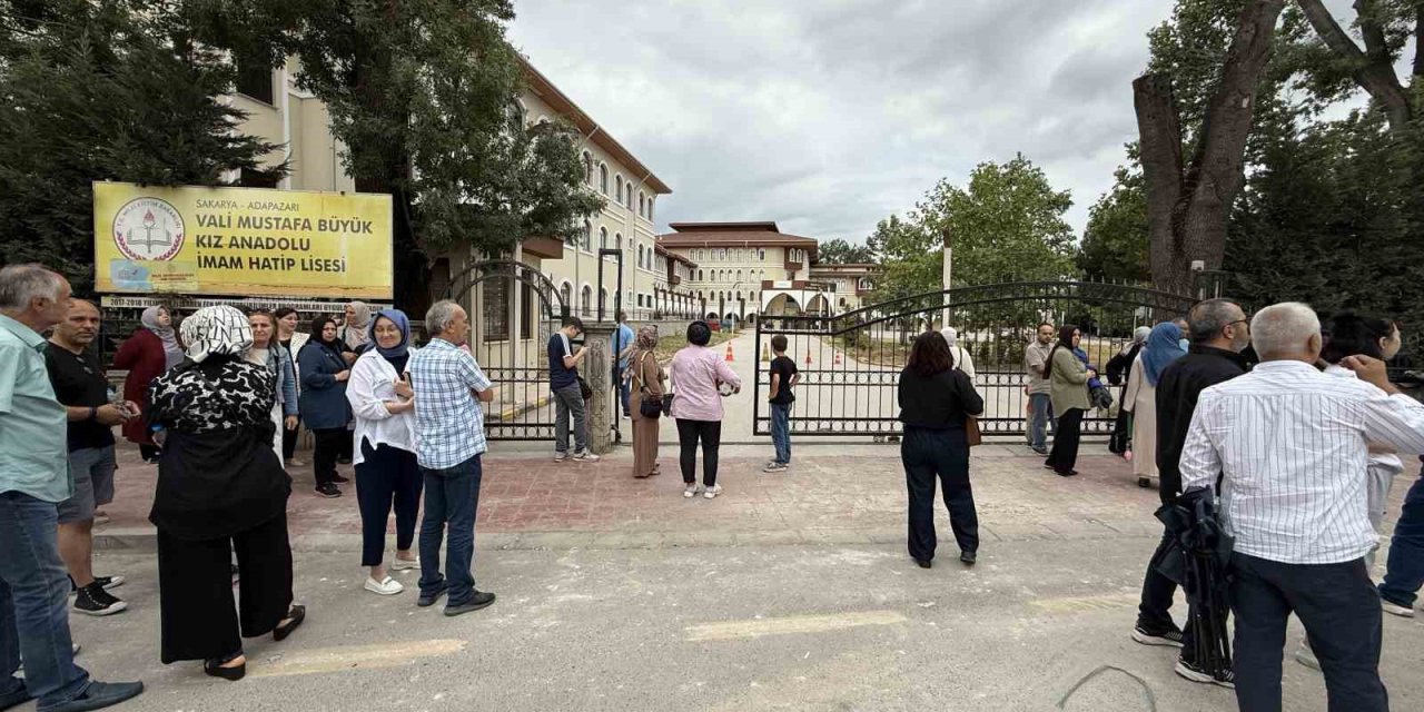 Yks’nin İlk Oturumu Başladı