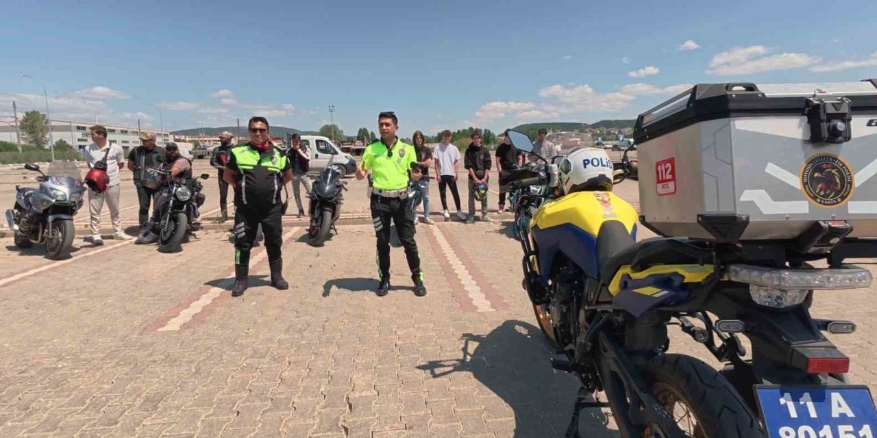 Motosiklet Sürücülerine Uygulamalı Eğitim Verildi