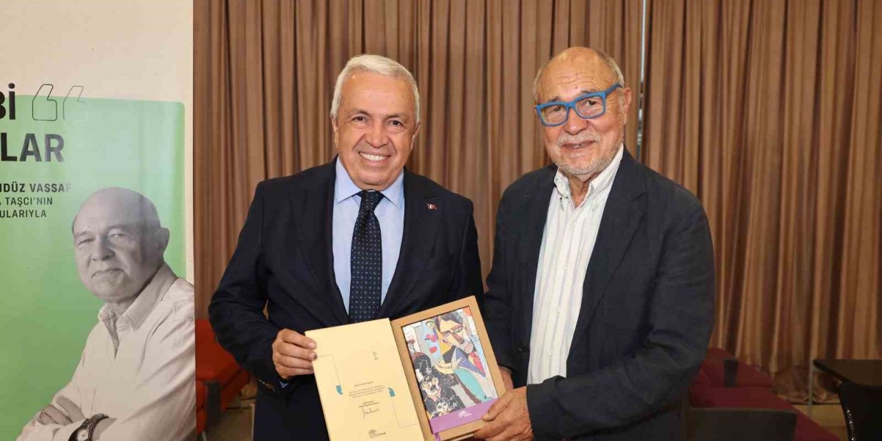 Gündüz Vassaf Okurlarıyla Buluştu