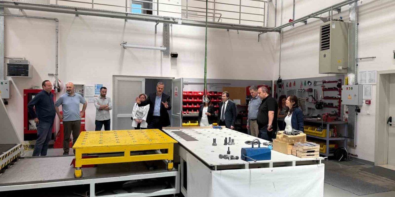 Sismik İzolatör Test Merkezi'ne teknik inceleme gezisi