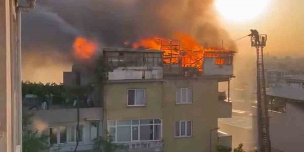Çatı Katı Yangınında 1 Kişi Hayatını Kaybetti