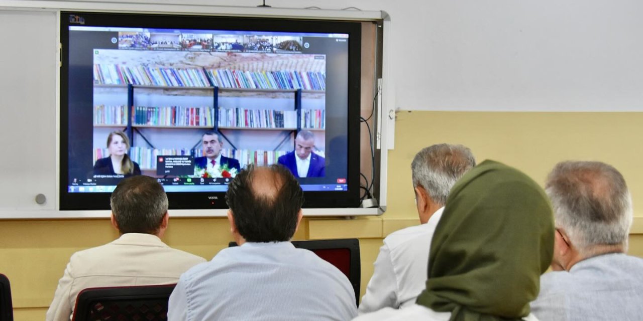 Bakan Tekin Öğretmenlere Hitap Etti