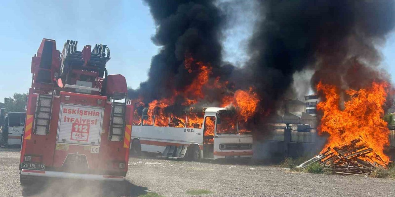 Göreve Başlayan 45 İtfaiye Erinin Gerçeğini Aratmayan Eğitimi Nefes Kesti