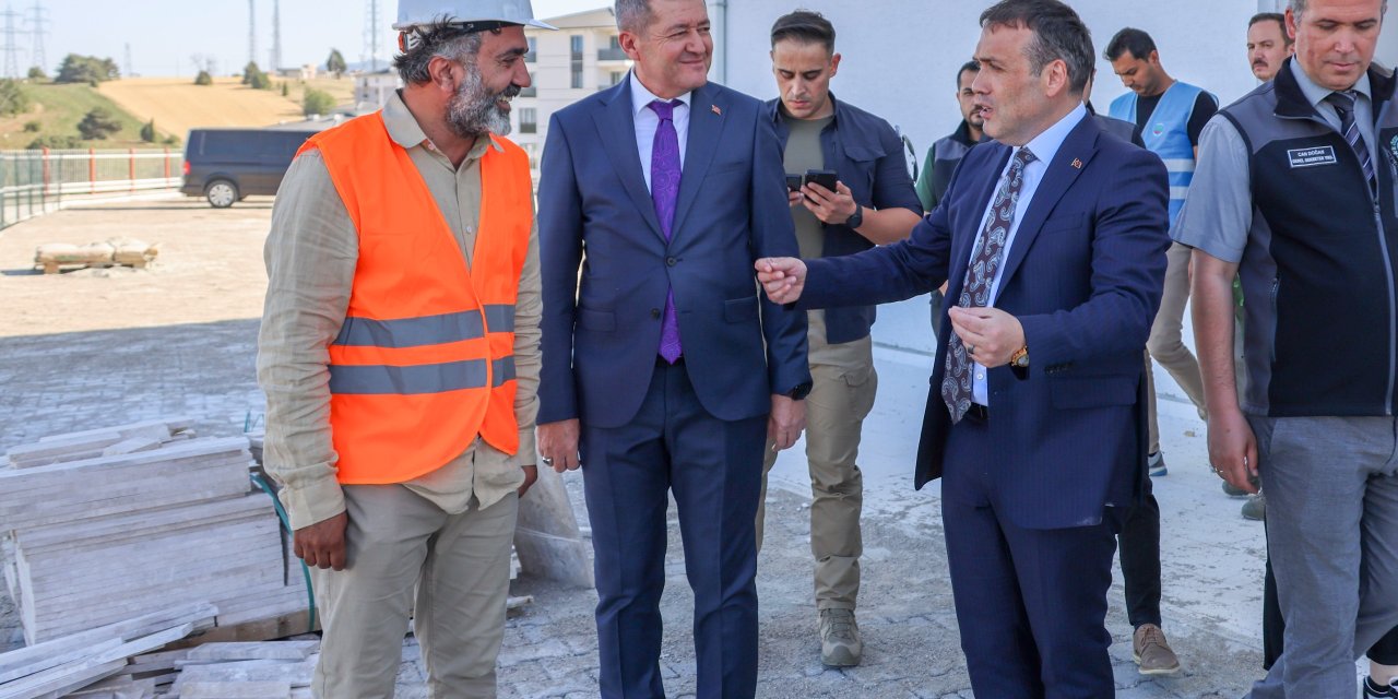 Vali Sözer, anaokulu inşaatında incelemelerde bulundu