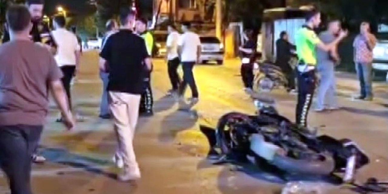 Otomobille Çarpışan Motosikletin Sürücüsü Metrelerce Savruldu