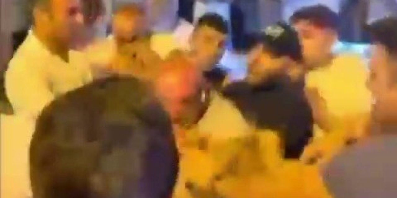Zabıta Memurlarıyla Seyyar Satıcılar Kavgaya Tutuştu