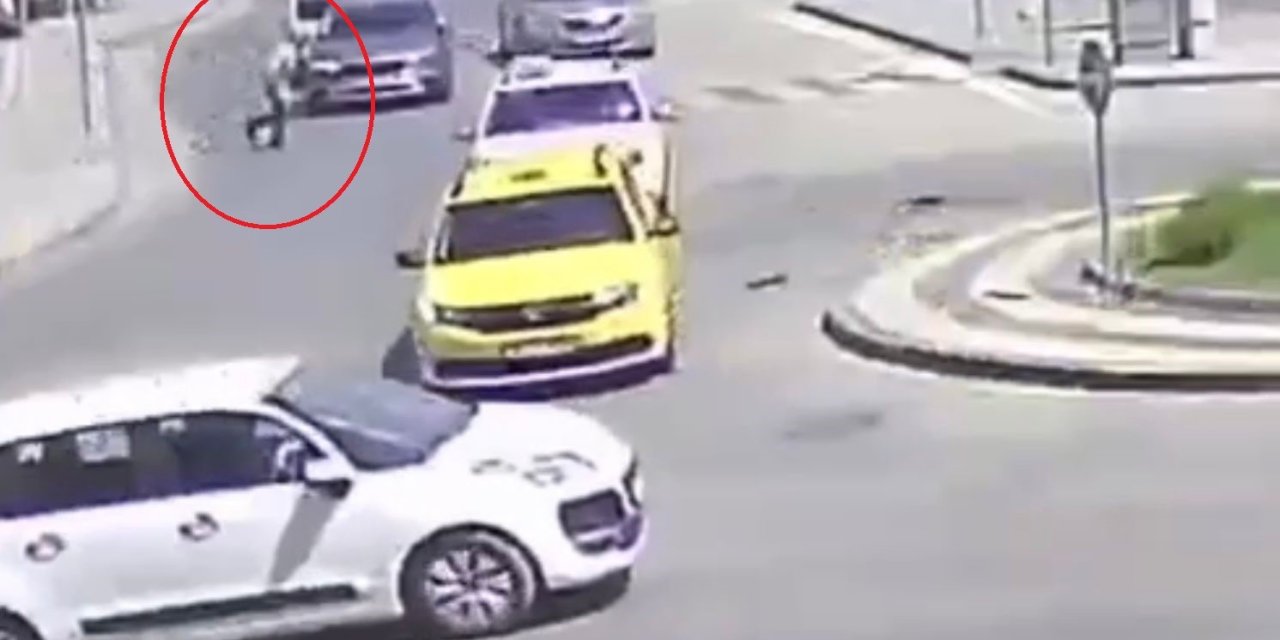 Otomobilin Çarpmasıyla Savruldu Hiçbir Şey Olmamış Gibi Yoluna Devam Etti