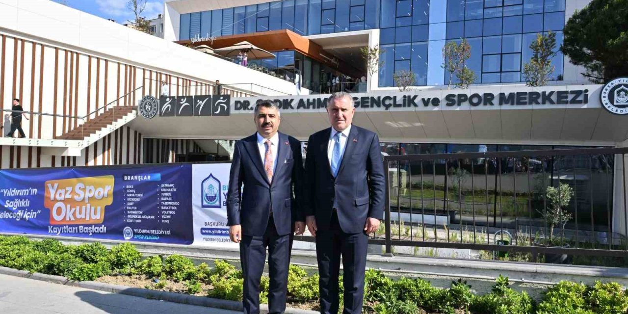 "Dr. Sadık Ahmet Gençlik Ve Spor Merkezi" Hizmete Açıldı
