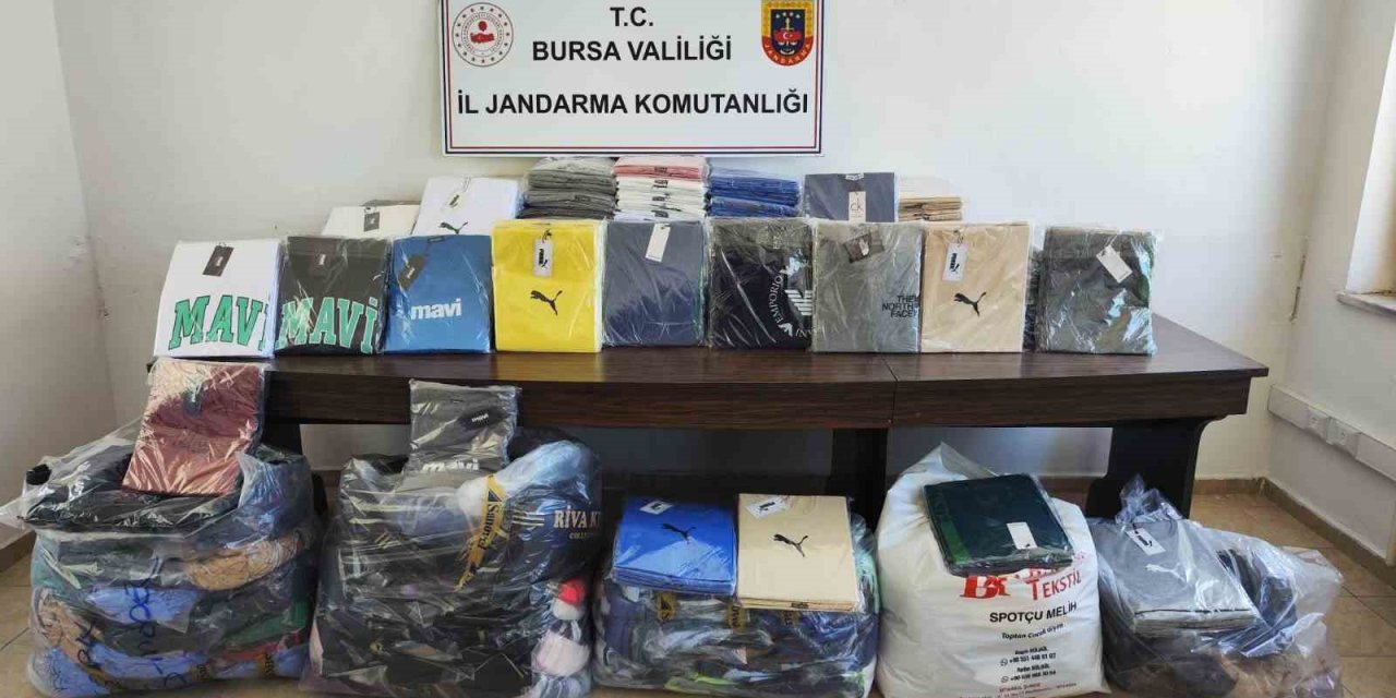 Kaçak Kıyafet Operasyonu: 2 Milyon TL Değerinde Malzeme Ele Geçirildi