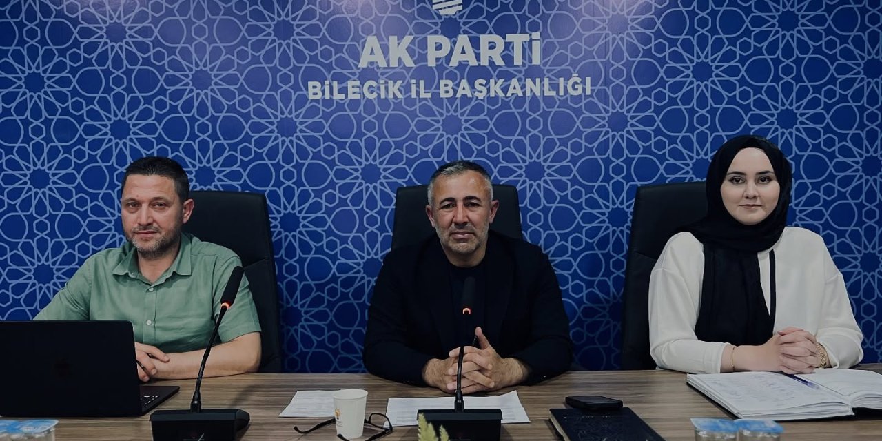 AK Parti'de Yönetim Kurulu Toplantısı Yapıldı