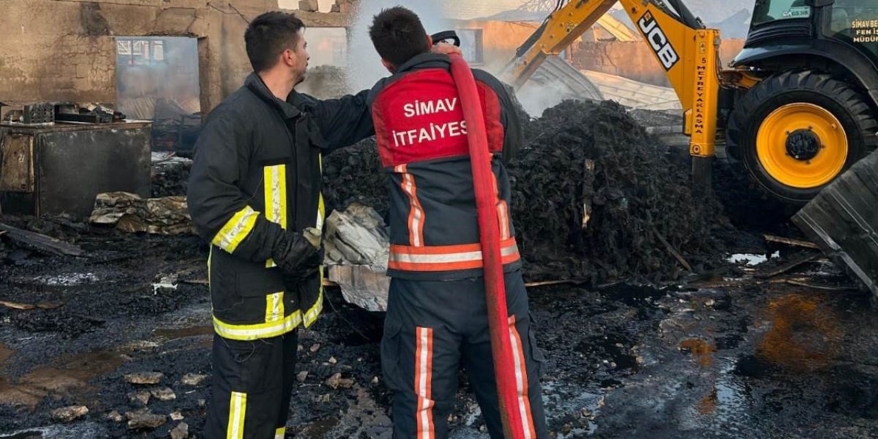 Palet Fabrikasında Çıkan Yangın Söndürüldü