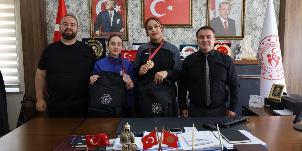 Müdür Demir Başarılı Sporcuları Tebrik Etti