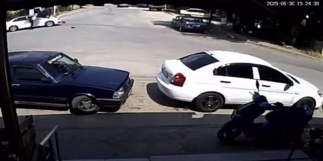 Otomobil İle Motosikletin Çarpıştığı Kaza Kameralara Yansıdı