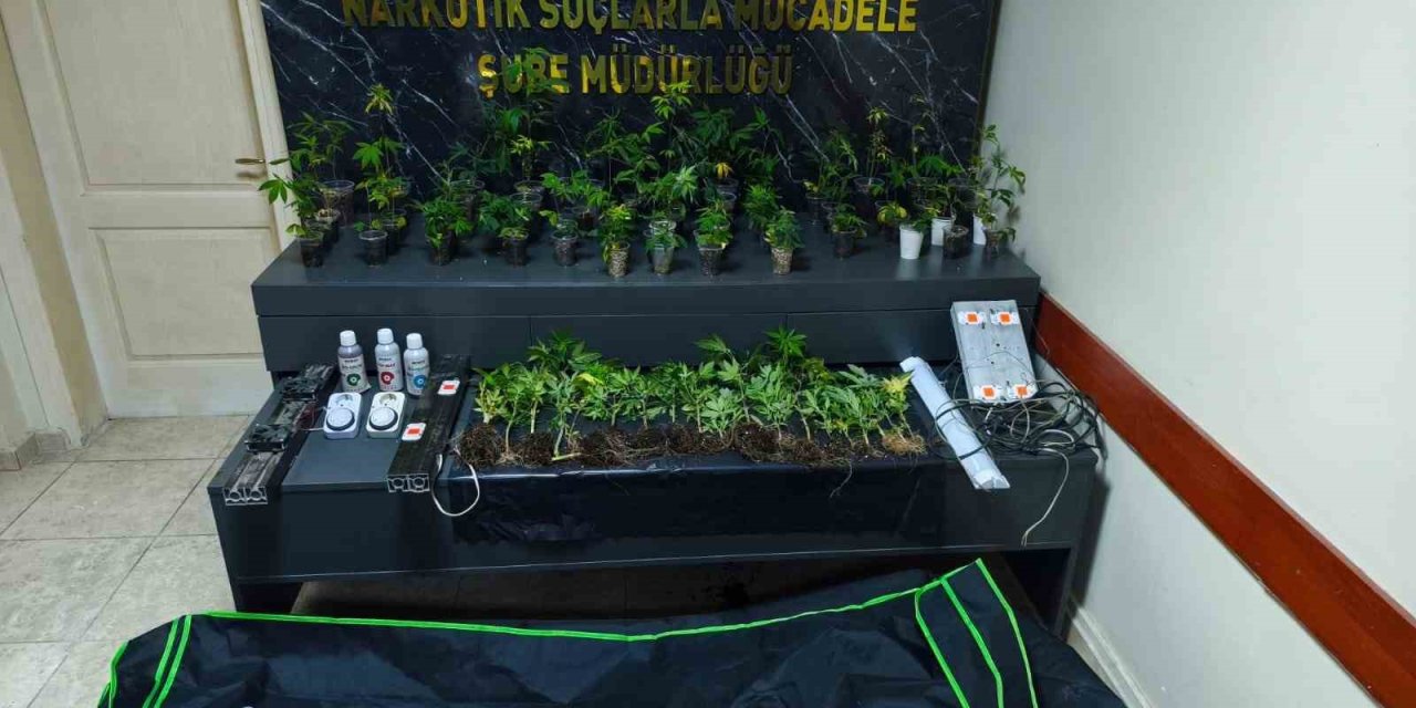 Polisten 3 Ayrı Uyuşturucu Operasyonu: 5 Gözaltı