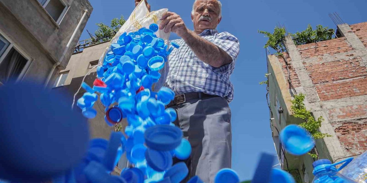 3 Yılda Topladığı 2 Milyon Kapakla İhtiyaç Sahiplerine Destek Oldu