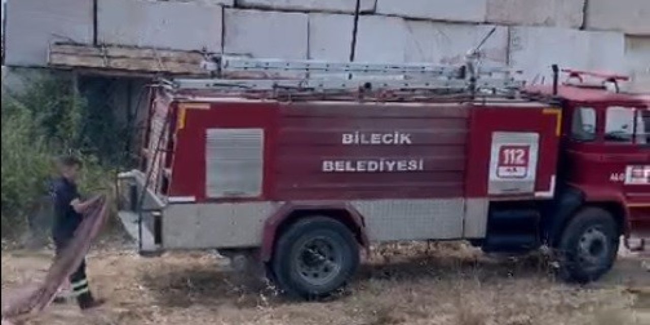 Otluk Alanda Başlayan Yangın Ormana Sıçramadan Söndürüldü