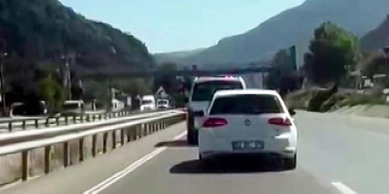 Sirenleri Umursamayıp, Orman Yangına Giden Ekibe Yol Vermeyen Sürücüye Ceza Kesildi