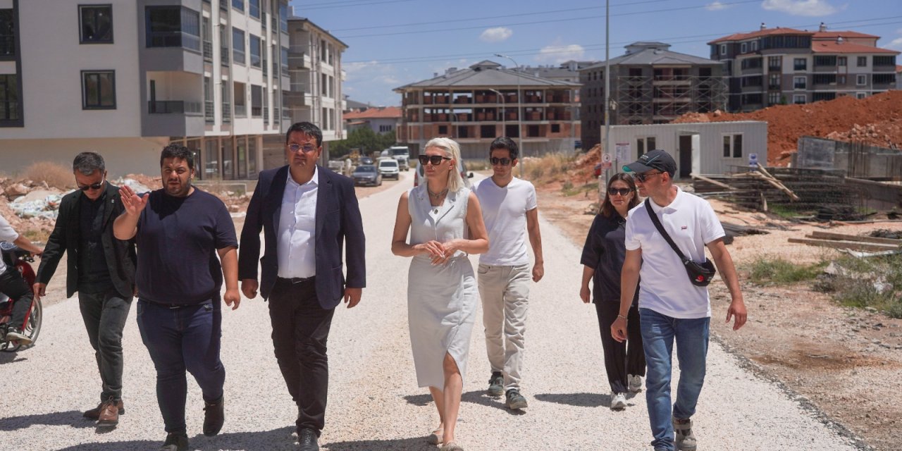 Yeni yerleşim alanlarında asfaltlama çalışması yapılıyor