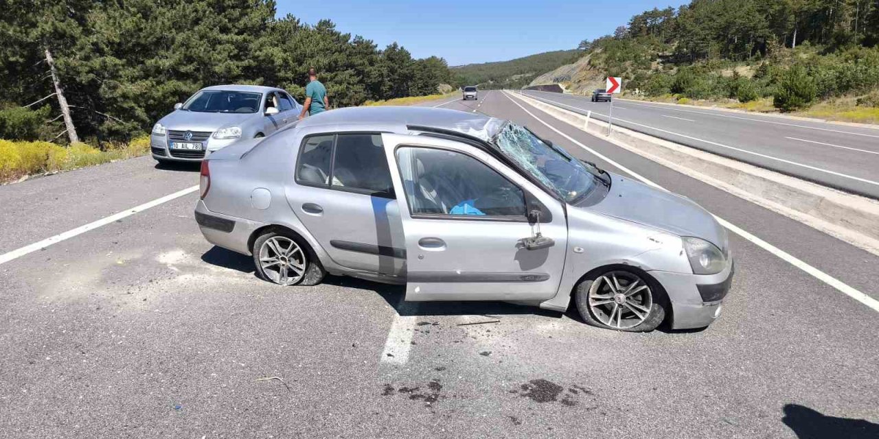 Otomobil Takla Attı: 3 Yaralı