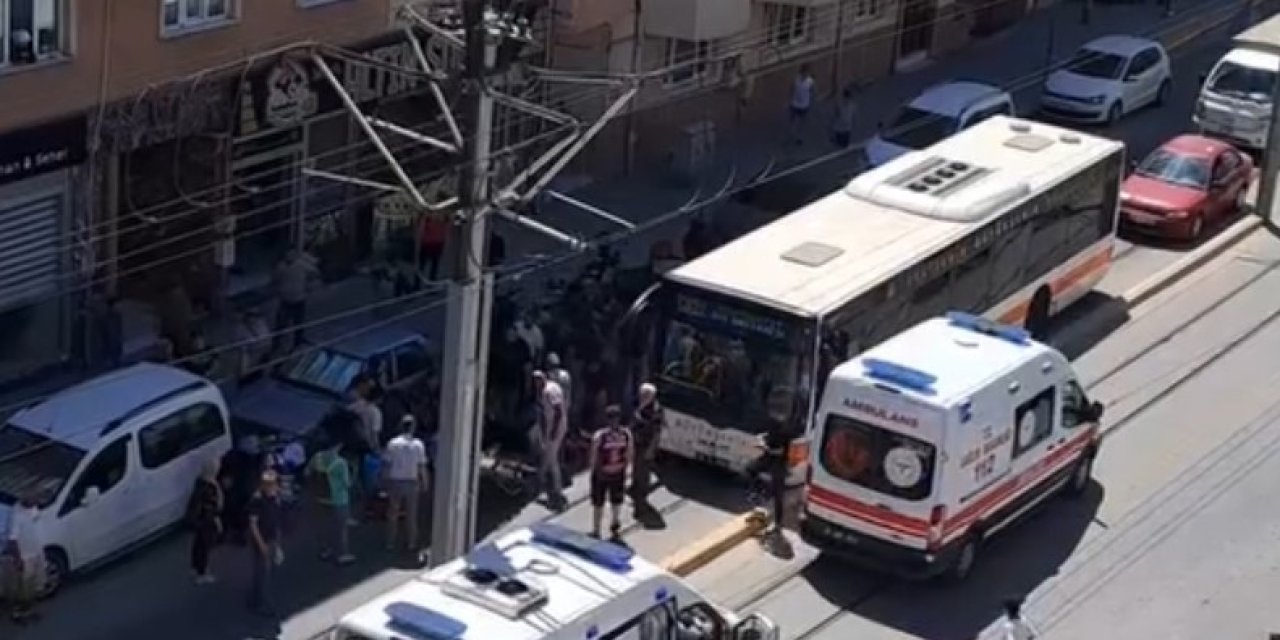 Motosiklet Yayaya Çarptı 2 kişi yaralandı