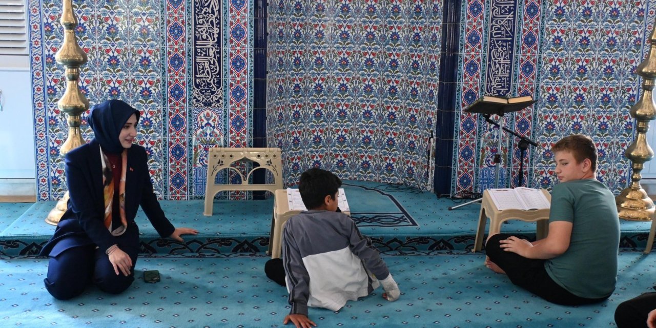 Kaymakam Çetin Kuran Kursu Öğrencileriyle Buluştu