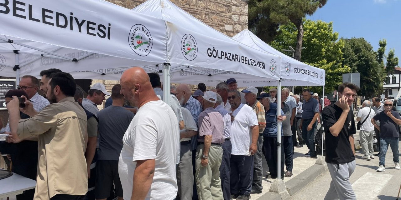 Gölpazarı'nda Aşure İkramı