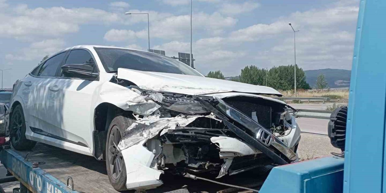 Kontrolden Çıkan Araç Bariyere Çarptı