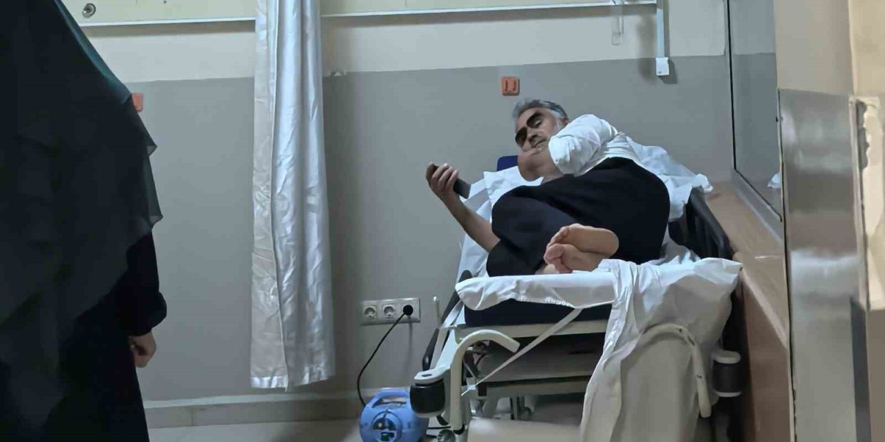 Kendisini Isıran Yılanı Poşete Koyup Hastaneye Gitti
