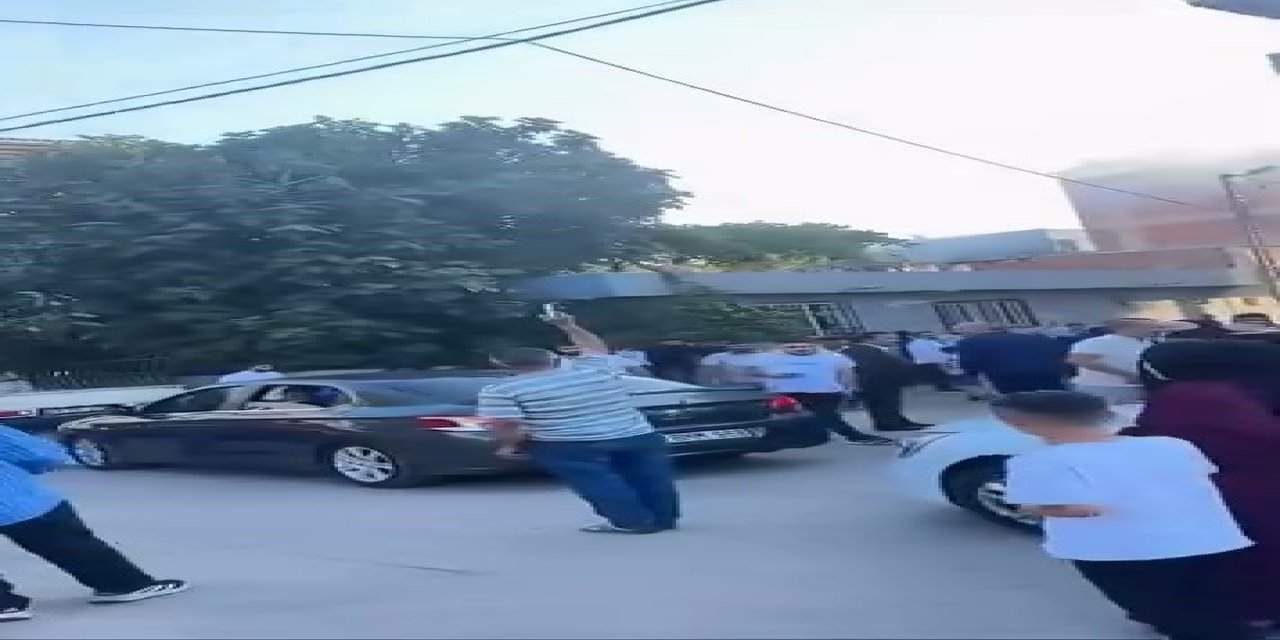 Düğünde Uzun Namlulu Silahlarla Tehlikeli Kutlama