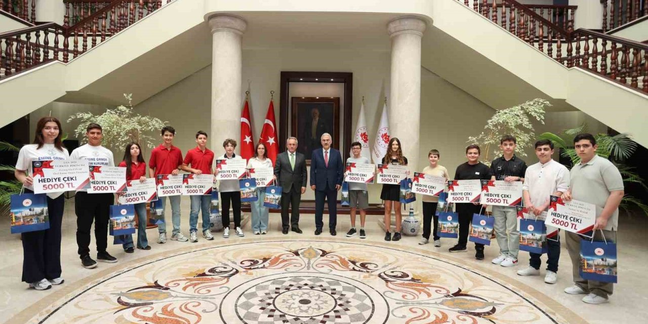Lgs Şampiyonları Ödüllendirildi