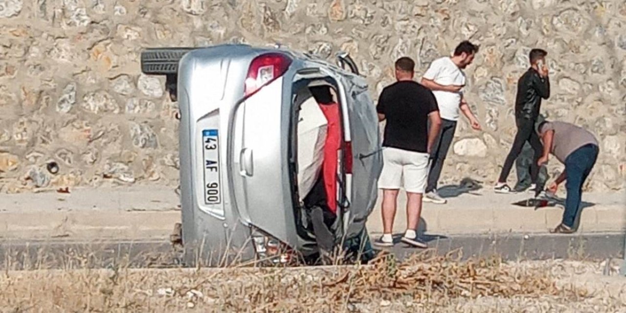 Takla Atan Aracın Sürücüsü Yaralandı