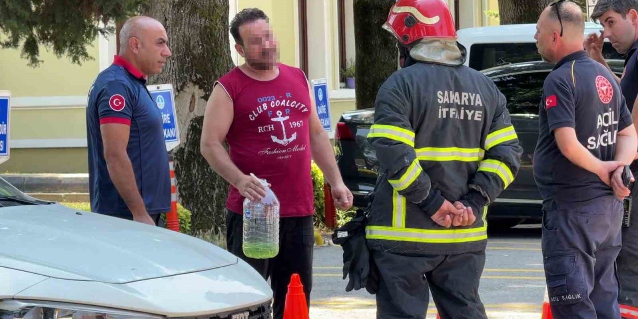 Kendini Yakmakla Tehdit Etti, Ekipleri Görünce Benzini Motosiklete Doldurdu