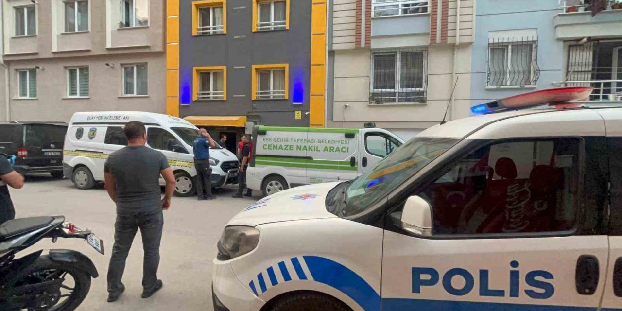 Apartman Merdivenlerinde Bir Kişi Ölü Bulundu