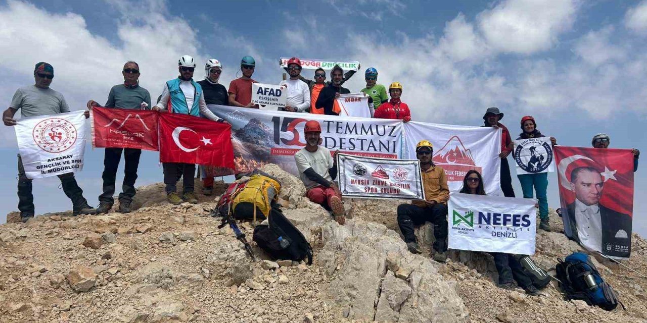 Afad Personeli, ’15 Temmuz Şehitleri Anma Tırmanışı’na Katıldı