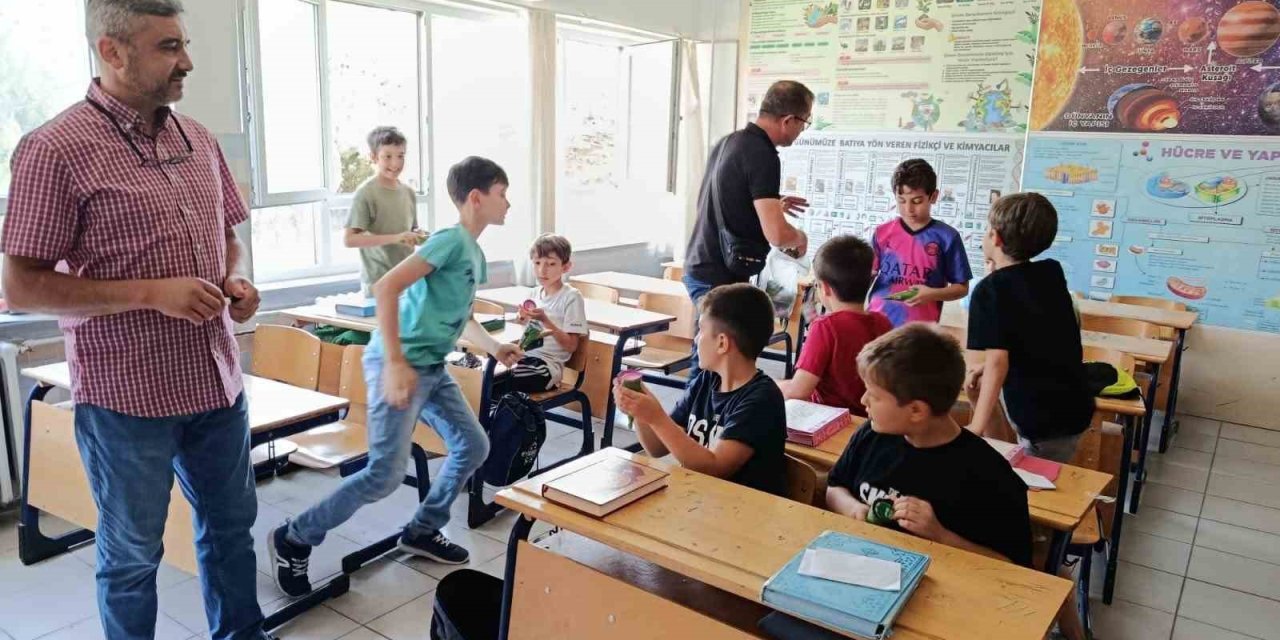 Kur’an Kursu Öğrencileri Yapılan İkramlarla Ödüllendiriliyor