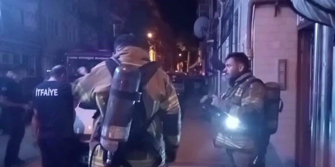 Gece Yarısı Mahalleyi Ayağa Kaldıran Yangın