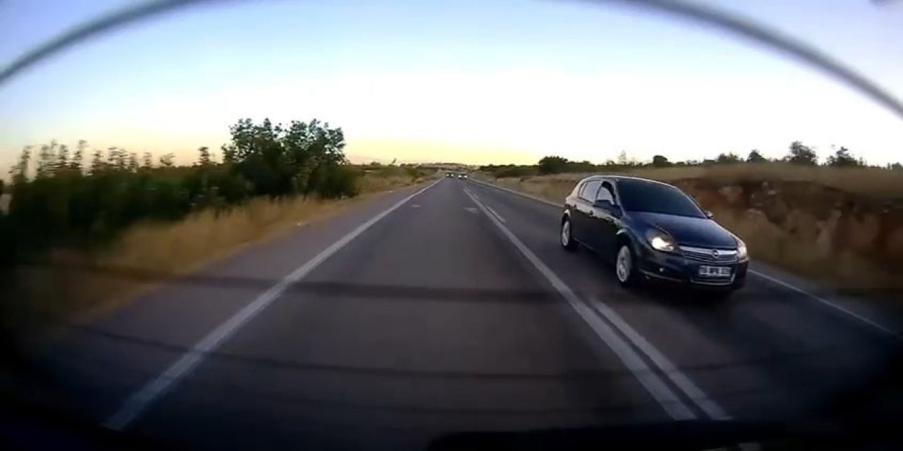 Hatalı Sollama Yapan Otomobil Motosikleti Teğet Geçti