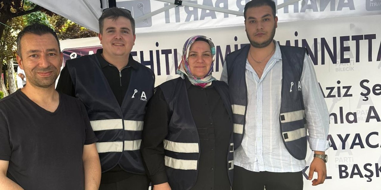 Anahtar Parti şehitlerimiz için helva dağıttı