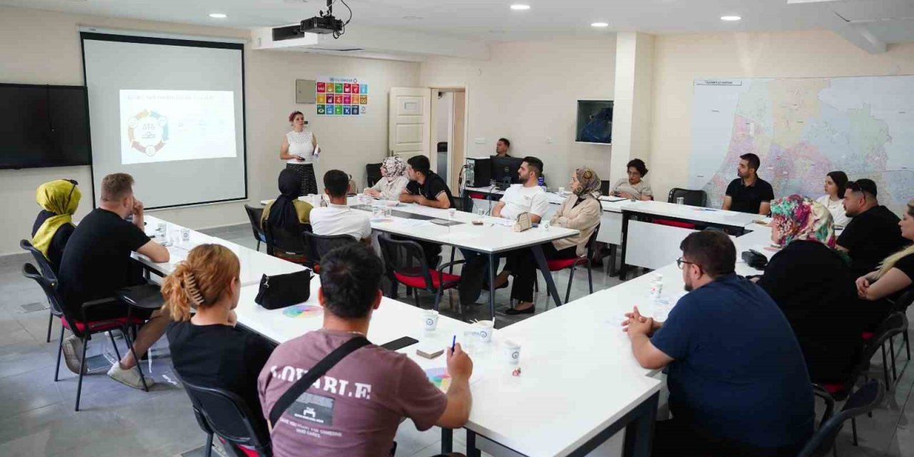 Bin Çifte ’Aile Eğitimi" Verildi