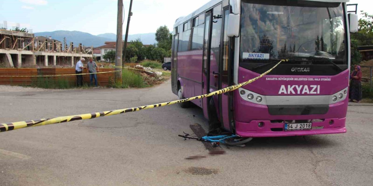 Bisikletiyle Sokağa Fırlayan Çocuğa Otobüs Çarptı