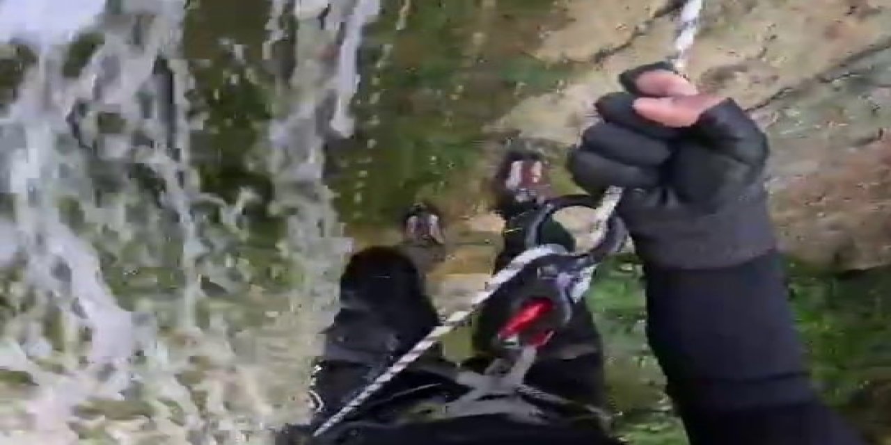 Afad Personelinden  Suda Arama Kurtarma Eğitimi