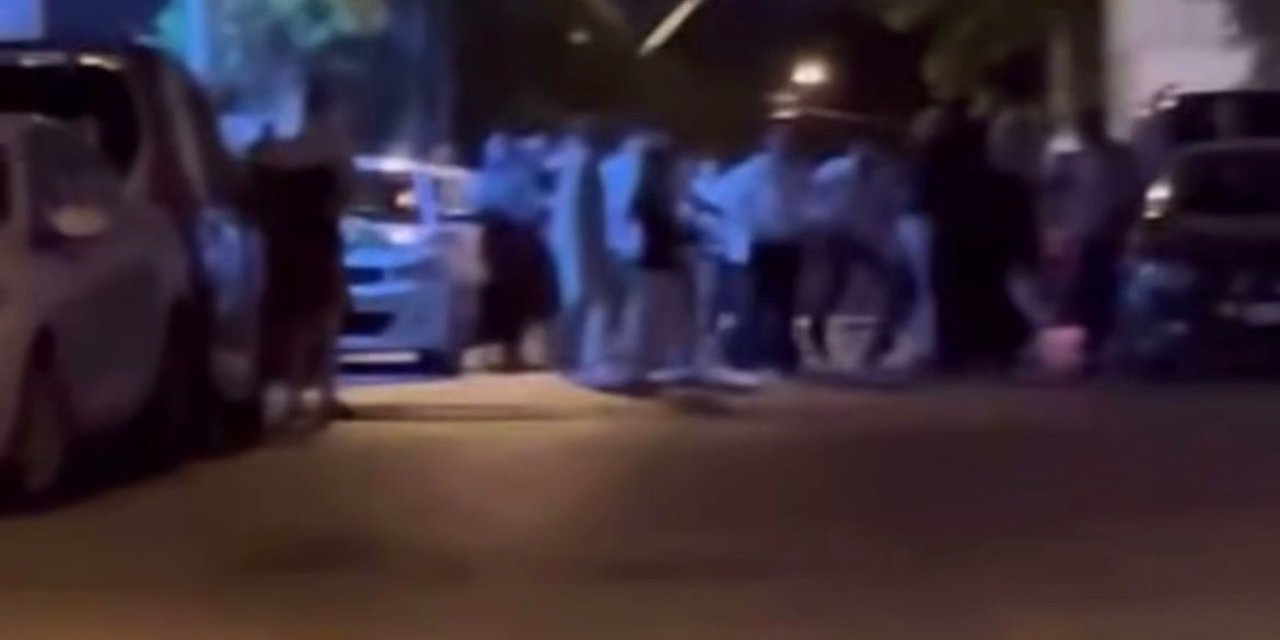 İki Grup Arasında Çıkan Kavga Kameralara Yansıdı