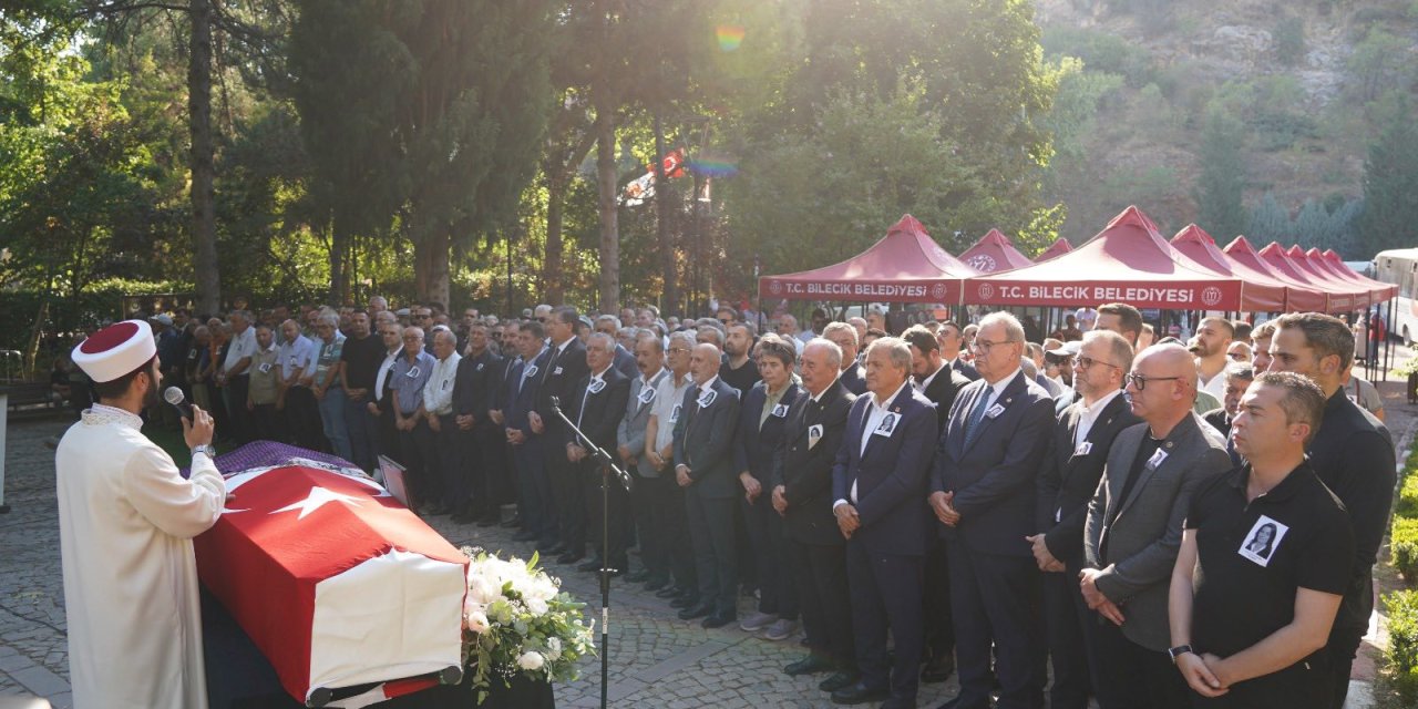 Eski CHP Milletvekili Lale Karabıyık Bilecik’te Son Yolculuğuna Uğurlandı