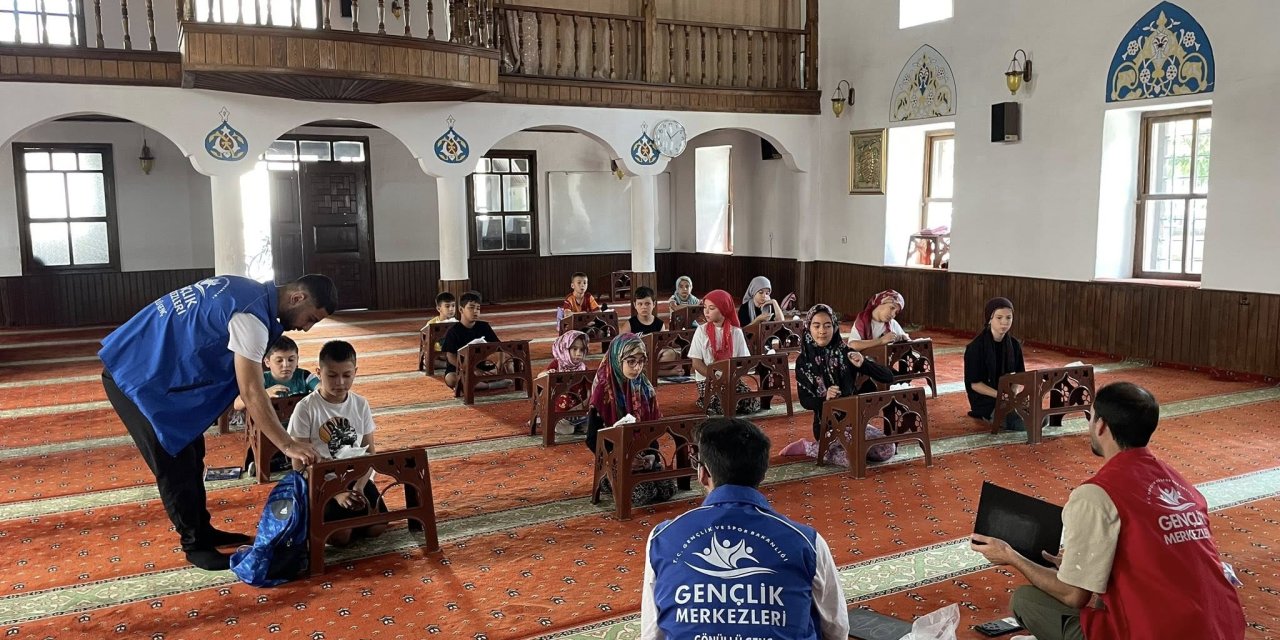 Kuran Kursu Öğrencilerine Bilgi Yarışması