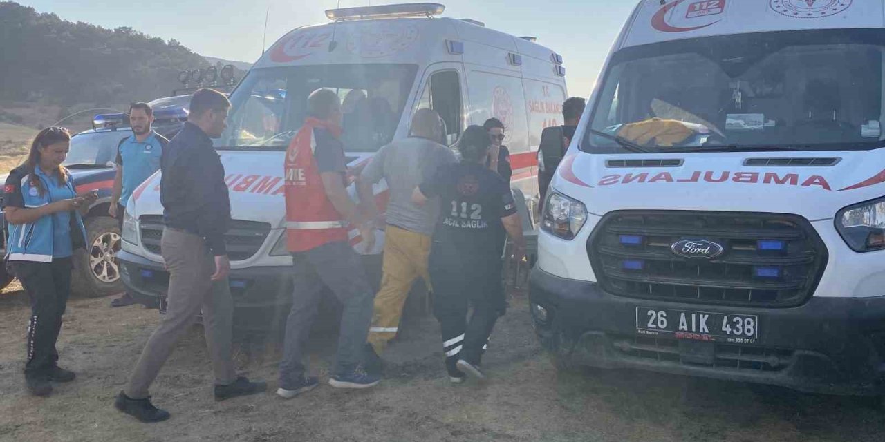 Yangına Müdahale Eden İtfaiye Eri Dumandan Etkilendi