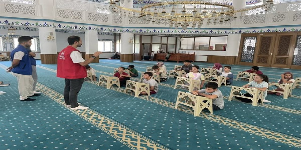 Yaz Kuran Kursu Öğrencilerine Bilgi Yarışması