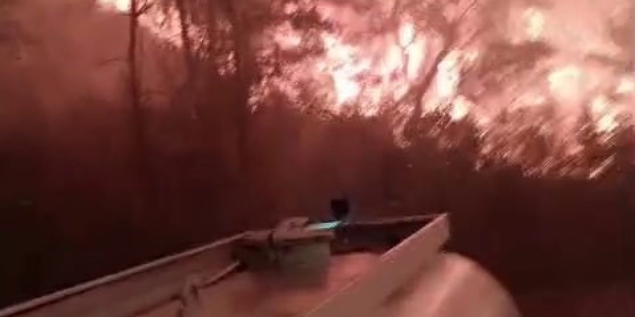 Belediye Başkanı Alevlerin Ortasında Kaldı